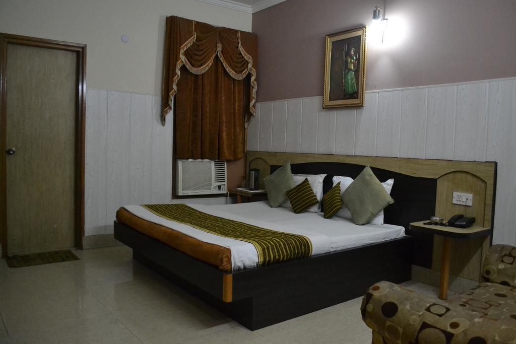 Hotel Atithi International 카트라 객실 사진