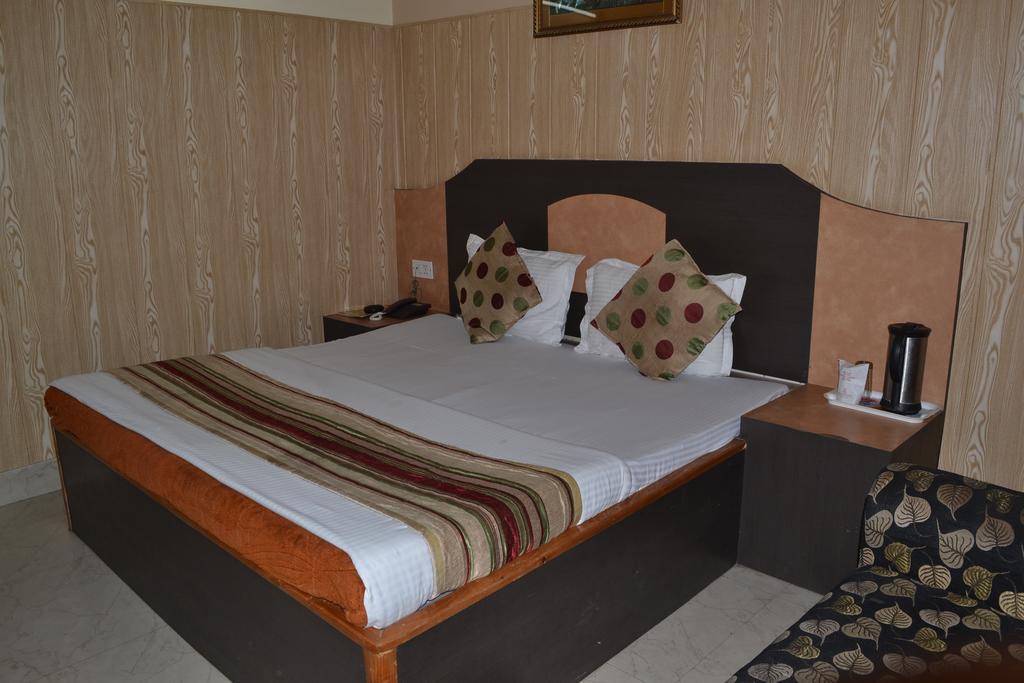 Hotel Atithi International 카트라 객실 사진