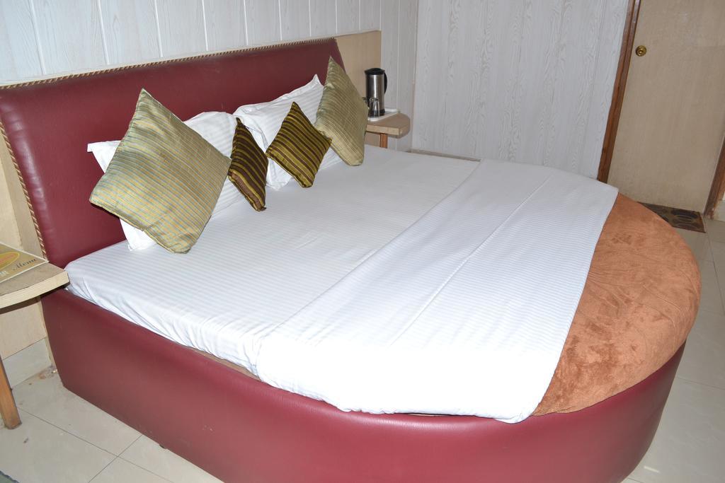 Hotel Atithi International 카트라 객실 사진